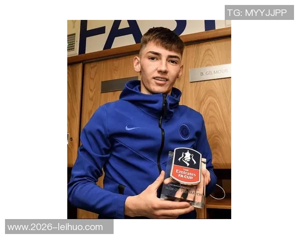 法兰克福和英超多队关注巴黎17岁小将扬吉尔的转会动态